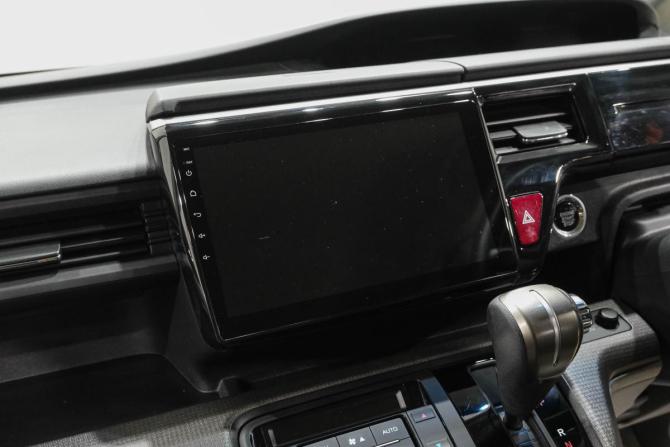 Honda Stepwgn V с пробегом 2017 года, цена 2 099 000 рублей, 110000 км, минивэн, Автокод Объявления