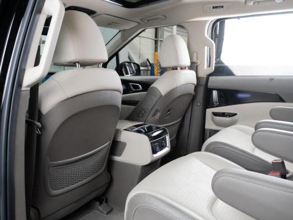 Kia Carnival IV с пробегом 2022 года, цена 4 300 000 рублей, 40348 км, минивэн, Автокод Объявления