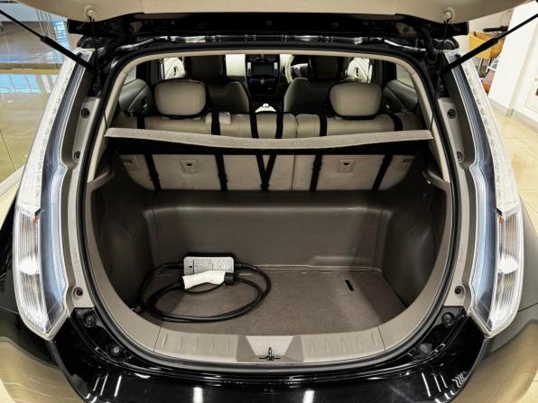 Nissan Leaf I (ZE0/AZE0) с пробегом 2011 года, цена 800 000 рублей, 73000 км, хэтчбек, Автокод Объявления