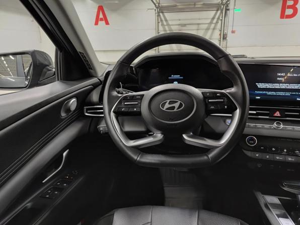 Hyundai Elantra VII (CN7) Рестайлинг с пробегом 2025 года, цена 2 260 000 рублей, 43794 км, седан, Автокод Объявления