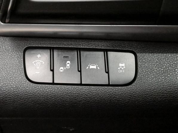 Hyundai Elantra VI (AD) Рестайлинг с пробегом 2019 года, цена 1 300 000 рублей, 159325 км, седан, Автокод Объявления