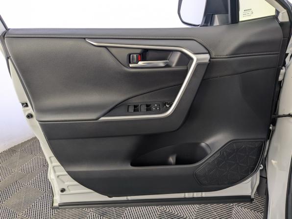 Toyota RAV4 V (XA50) с пробегом 2021 года, цена 2 900 000 рублей, 149564 км, внедорожник, Автокод Объявления