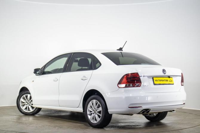 Volkswagen Polo V Рестайлинг с пробегом 2017 года, цена 1 329 000 рублей, 131800 км, седан, Автокод Объявления