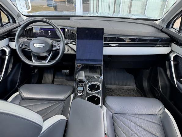 Geely Atlas II с пробегом 2023 года, цена 2 750 000 рублей, 32663 км, внедорожник, Автокод Объявления
