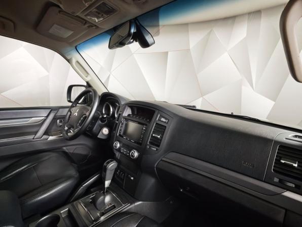 Mitsubishi Pajero IV Рестайлинг 1 с пробегом 2013 года, цена 2 235 000 рублей, 205353 км, внедорожник, Автокод Объявления