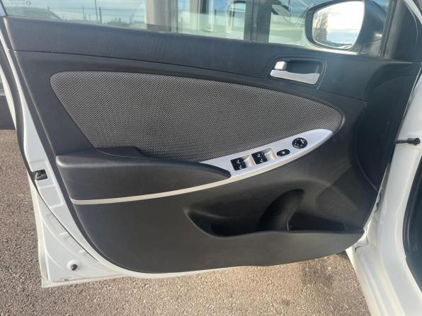 Hyundai Solaris I с пробегом 2013 года, цена 795 000 рублей, 176384 км, седан, Автокод Объявления