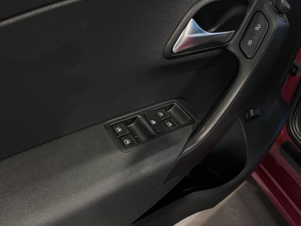 Volkswagen Polo V Рестайлинг с пробегом 2019 года, цена 1 775 000 рублей, 38500 км, седан, Автокод Объявления