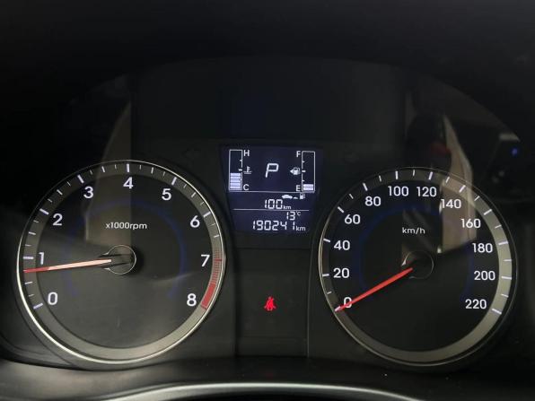 Hyundai Solaris I Рестайлинг с пробегом 2015 года, цена 929 000 рублей, 190240 км, хэтчбек, Автокод Объявления