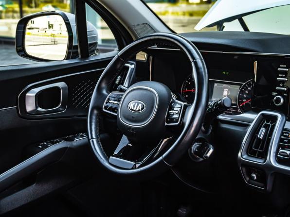 Kia Sorento IV с пробегом 2021 года, цена 3 300 000 рублей, 92040 км, внедорожник, Автокод Объявления