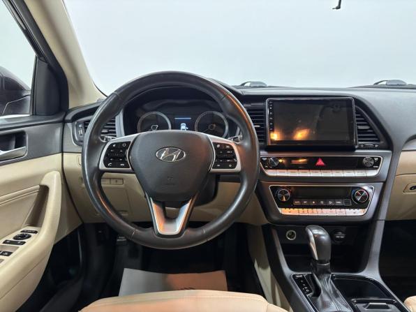 Hyundai Sonata VII (LF) Рестайлинг с пробегом 2018 года, цена 2 200 000 рублей, 69123 км, седан, Автокод Объявления