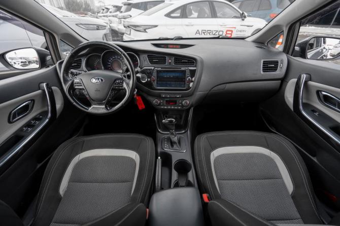 Kia Ceed II с пробегом 2015 года, цена 1 045 000 рублей, 193703 км, хэтчбек, Автокод Объявления