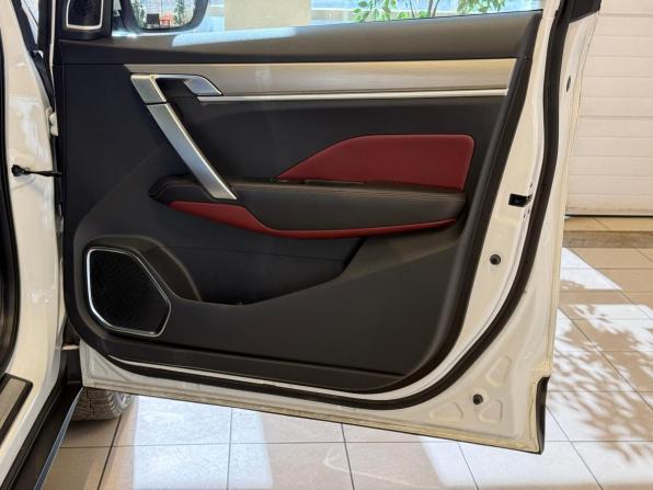 Geely Coolray I с пробегом 2022 года, цена 1 550 000 рублей, 118211 км, внедорожник, Автокод Объявления