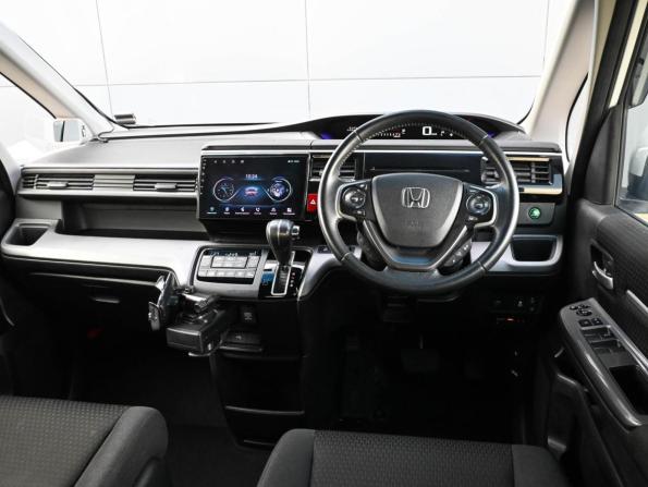 Honda Stepwgn V Рестайлинг с пробегом 2020 года, цена 2 439 000 рублей, 89047 км, минивэн, Автокод Объявления