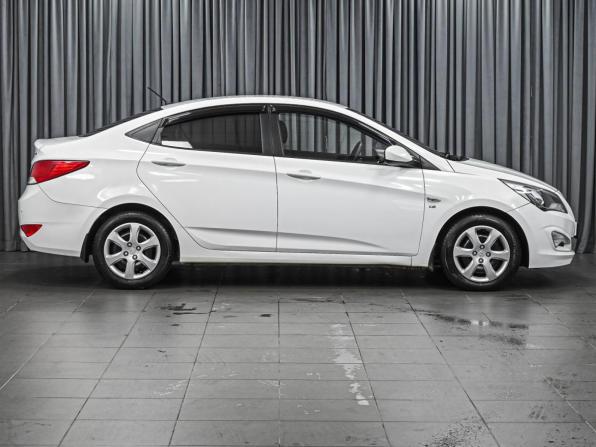 Hyundai Solaris I Рестайлинг с пробегом 2015 года, цена 1 050 000 рублей, 210396 км, седан, Автокод Объявления
