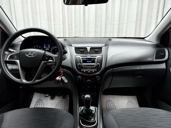 Hyundai Solaris I Рестайлинг с пробегом 2015 года, цена 879 000 рублей, 159816 км, хэтчбек, Автокод Объявления
