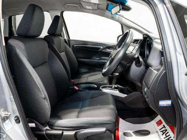 Honda Fit III Рестайлинг с пробегом 2018 года, цена 1 120 000 рублей, 175625 км, хэтчбек, Автокод Объявления