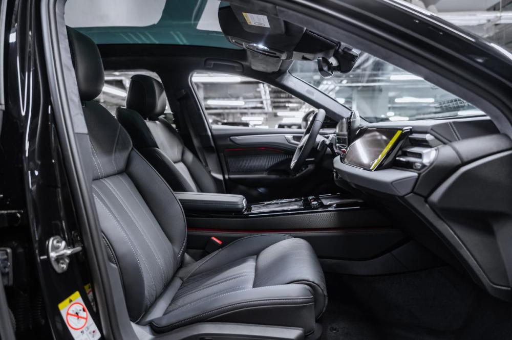 Audi A6 VI (C9) Москва  - изображение 14