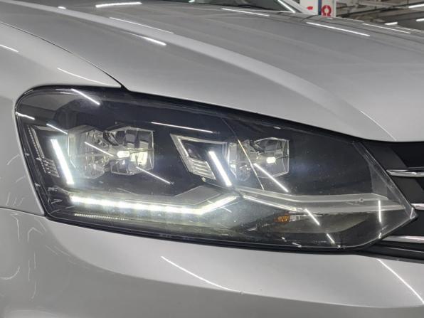 Volkswagen Polo V Рестайлинг с пробегом 2019 года, цена 1 399 000 рублей, 124700 км, седан, Автокод Объявления