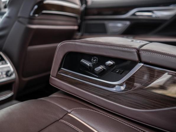 BMW 7 серии VI (G11/G12) с пробегом 2016 года, цена 3 870 000 рублей, 151481 км, седан, Автокод Объявления