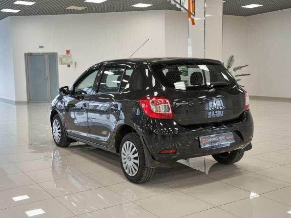 Renault Sandero II с пробегом 2015 года, цена 579 000 рублей, 165826 км, хэтчбек, Автокод Объявления