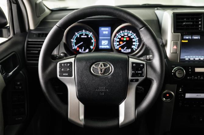 Toyota Land Cruiser Prado 150 Series с пробегом 2012 года, цена 2 570 000 рублей, 201524 км, внедорожник, Автокод Объявления