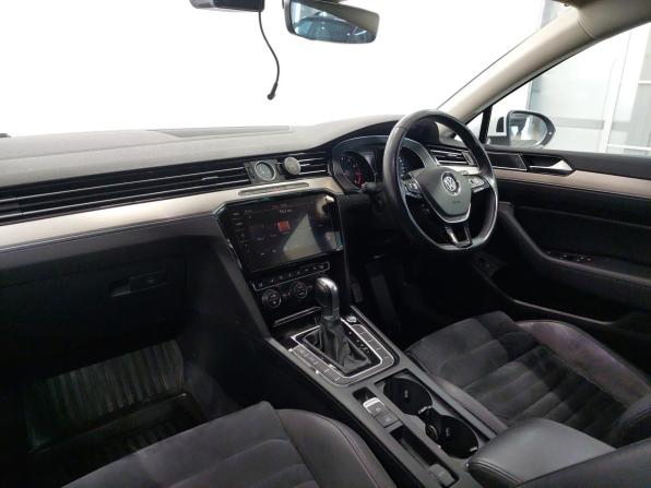Volkswagen Passat B8 с пробегом 2017 года, цена 1 395 000 рублей, 216400 км, универсал, Автокод Объявления