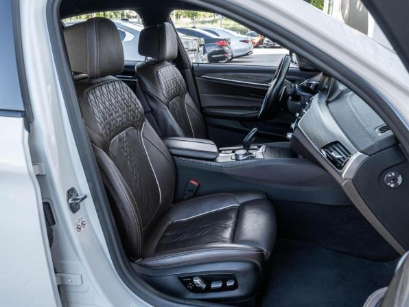 BMW 5 серии VII (G30/G31/G38) с пробегом 2019 года, цена 4 098 000 рублей, 93250 км, седан, Автокод Объявления