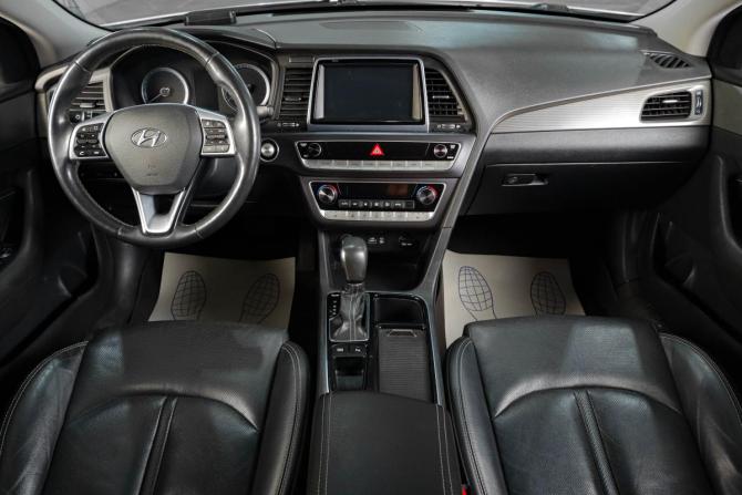 Hyundai Sonata VII (LF) Рестайлинг с пробегом 2019 года, цена 2 069 000 рублей, 113000 км, седан, Автокод Объявления