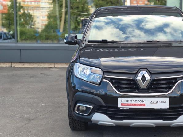 Renault Logan II Рестайлинг с пробегом 2022 года, цена 1 050 000 рублей, 132000 км, седан, Автокод Объявления