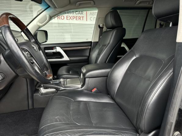 Toyota Land Cruiser 200 Series Рестайлинг 2 с пробегом 2017 года, цена 5 499 000 рублей, 165124 км, внедорожник, Автокод Объявления