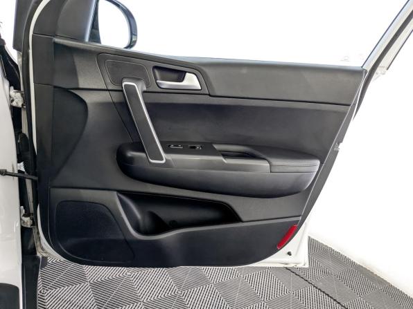 Kia Sportage IV Рестайлинг с пробегом 2019 года, цена 1 795 000 рублей, 170193 км, внедорожник, Автокод Объявления