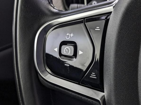Volvo XC60 II Рестайлинг с пробегом 2021 года, цена 4 830 000 рублей, 49603 км, внедорожник, Автокод Объявления