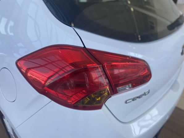 Kia Ceed II с пробегом 2013 года, цена 1 065 000 рублей, 140942 км, хэтчбек, Автокод Объявления