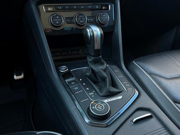 Volkswagen Tiguan II с пробегом 2020 года, цена 2 842 900 рублей, 131623 км, внедорожник, Автокод Объявления