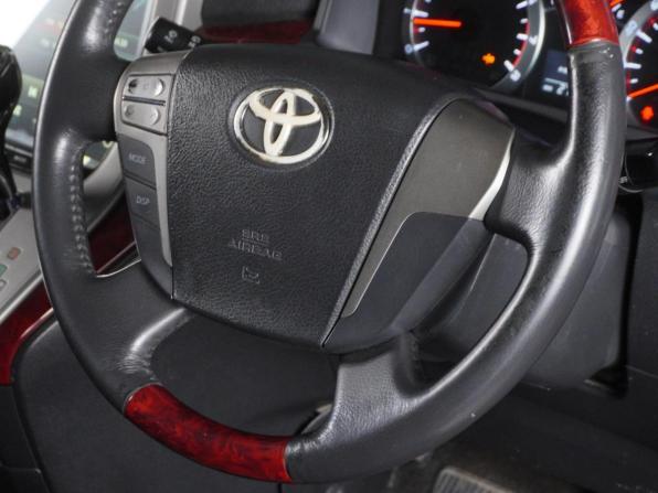 Toyota Vellfire I с пробегом 2010 года, цена 2 120 000 рублей, 270777 км, минивэн, Автокод Объявления