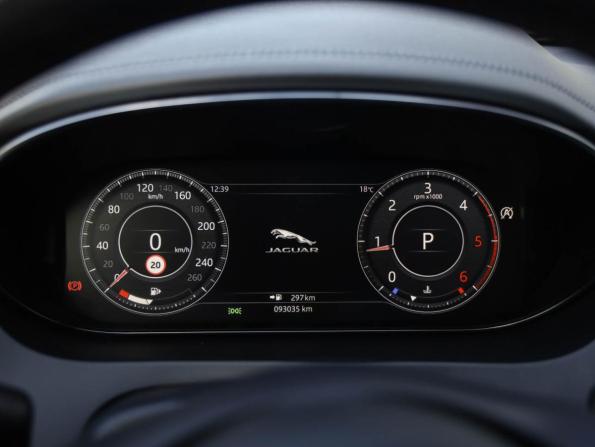 Jaguar E-Pace I с пробегом 2019 года, цена 2 750 000 рублей, 93033 км, внедорожник, Автокод Объявления