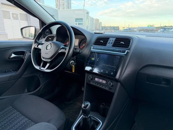 Volkswagen Polo V Рестайлинг с пробегом 2015 года, цена 715 000 рублей, 214926 км, седан, Автокод Объявления