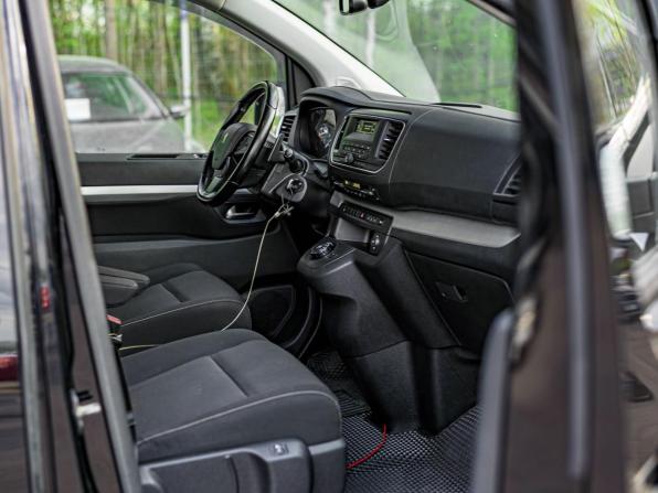 Peugeot Traveller I с пробегом 2018 года, цена 2 225 000 рублей, 228545 км, минивэн, Автокод Объявления