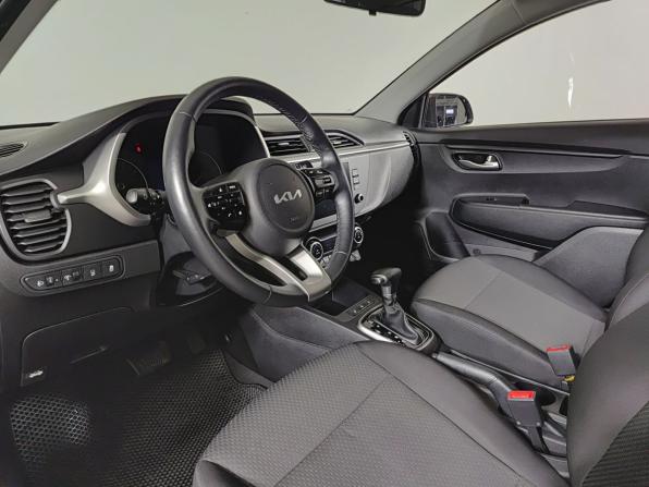 Kia Rio IV Рестайлинг с пробегом 2021 года, цена 1 850 000 рублей, 53685 км, седан, Автокод Объявления
