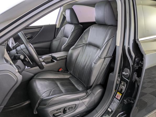 Lexus ES VII с пробегом 2018 года, цена 2 900 000 рублей, 227838 км, седан, Автокод Объявления