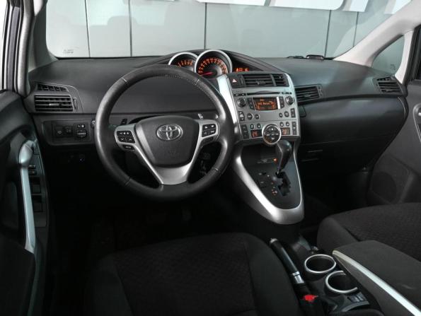 Toyota Verso I с пробегом 2011 года, цена 1 129 000 рублей, 189940 км, компактвэн, Автокод Объявления