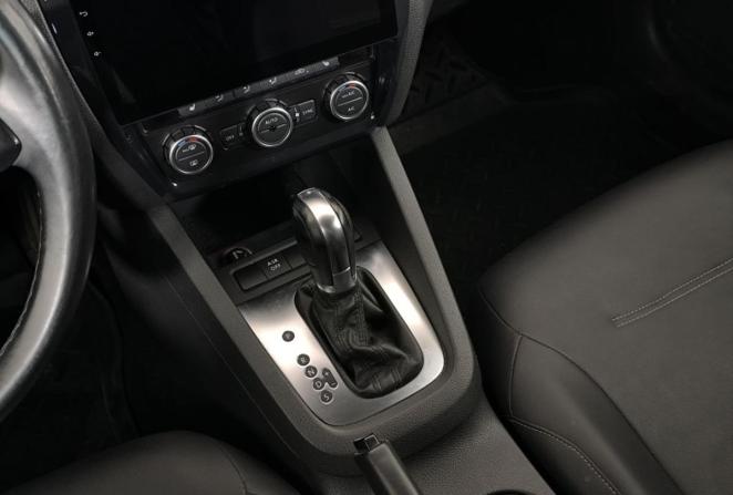 Volkswagen Jetta VI с пробегом 2012 года, цена 1 020 000 рублей, 177187 км, седан, Автокод Объявления