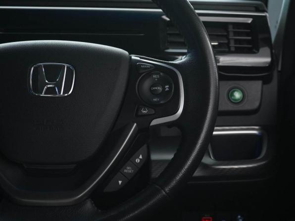 Honda Stepwgn V с пробегом 2017 года, цена 3 179 090 рублей, 137926 км, минивэн, Автокод Объявления
