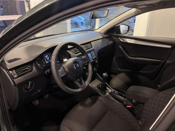 Skoda Octavia III (A7) Рестайлинг с пробегом 2019 года, цена 1 671 000 рублей, 142935 км, лифтбек, Автокод Объявления