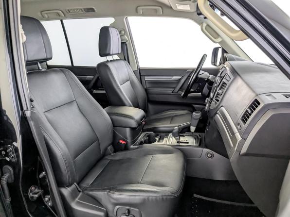 Mitsubishi Pajero IV Рестайлинг 2 с пробегом 2015 года, цена 2 650 000 рублей, 114877 км, внедорожник, Автокод Объявления