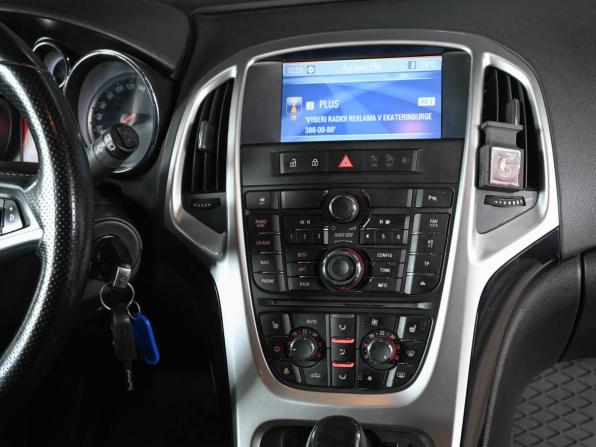 Opel Astra J Рестайлинг с пробегом 2013 года, цена 845 000 рублей, 214726 км, хэтчбек, Автокод Объявления