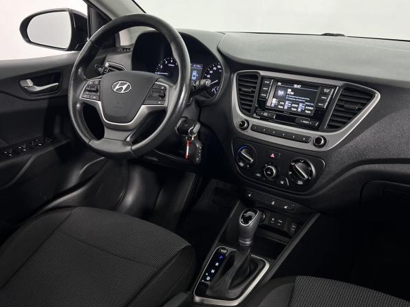 Hyundai Solaris II с пробегом 2018 года, цена 1 490 000 рублей, 126239 км, седан, Автокод Объявления