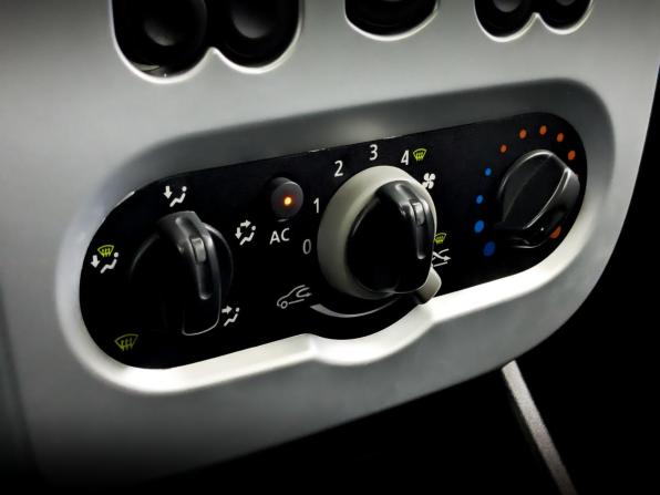 Renault Sandero I с пробегом 2011 года, цена 765 000 рублей, 90654 км, хэтчбек, Автокод Объявления