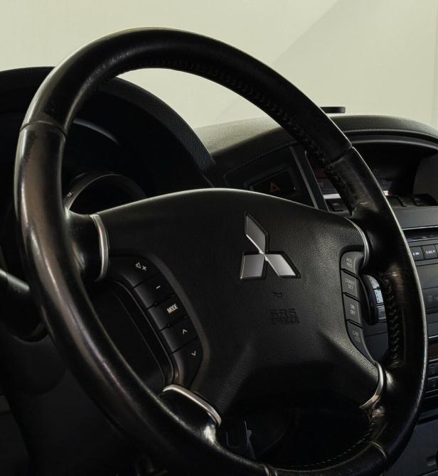 Mitsubishi Pajero IV Рестайлинг 1 Москва  - изображение 10