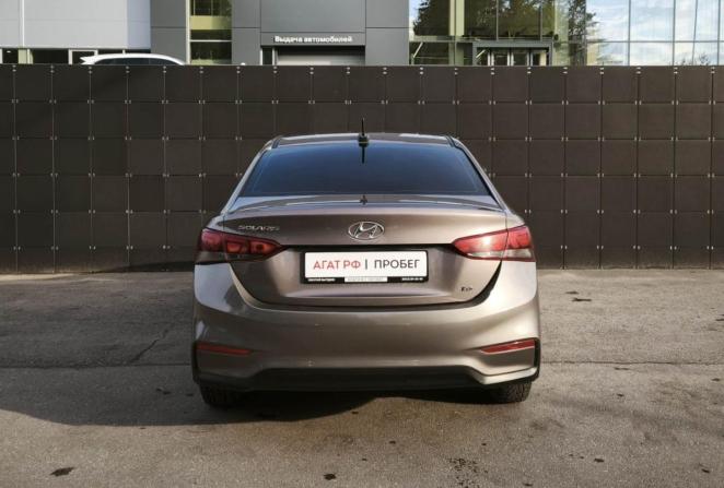 Hyundai Solaris II с пробегом 2018 года, цена 1 072 000 рублей, 160900 км, седан, Автокод Объявления